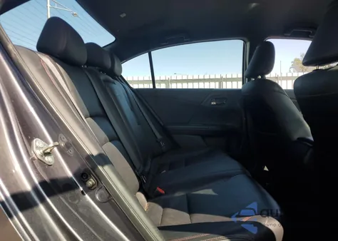 2017 Honda Accord Sport Special Edition z USA, uszkodzony, nr VIN 1HGCR2F14HA060871